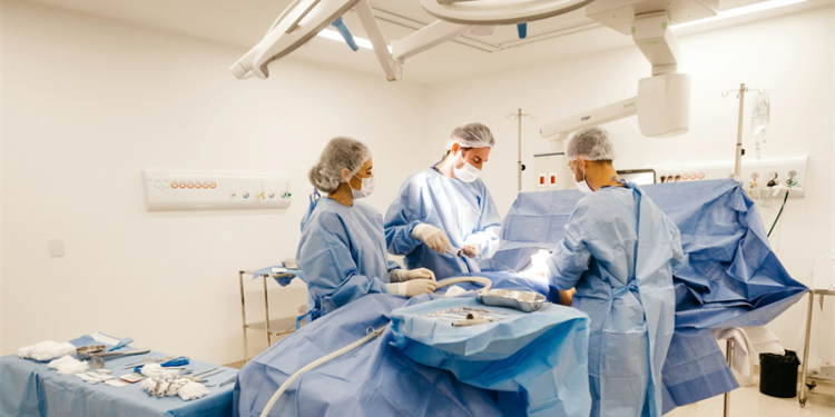 How the plastic mountain from healthcare could be recycled